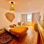 Apartament Maison Au Coeur Du Vieux-port De La Rochelle (Charente-Maritime)
