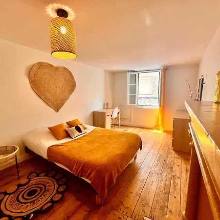 Appartement Maison Au Coeur Du Vieux-port De La Rochelle (Charente-Maritime)
