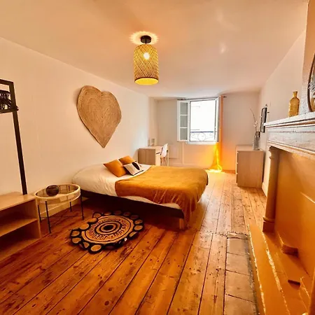 Appartement Maison Au Coeur Du Vieux-port De La Rochelle (Charente-Maritime)
