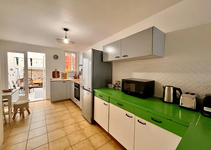 Apartament Maison Au Coeur Du Vieux-port De La Rochelle (Charente-Maritime)