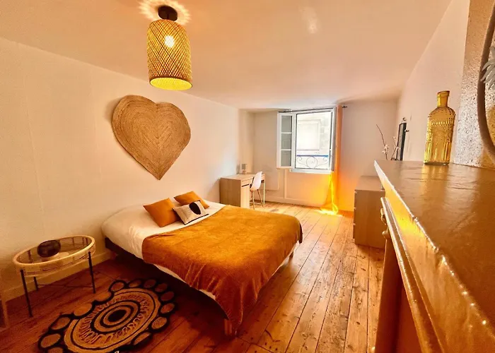Apartament Maison Au Coeur Du Vieux-port De La Rochelle (Charente-Maritime)